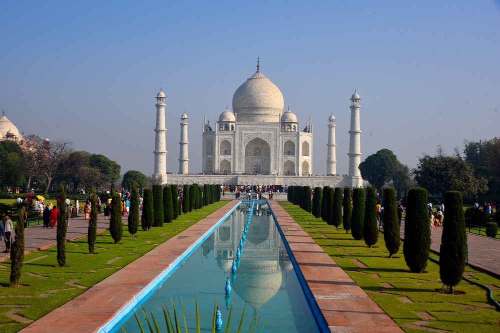 Top Places to Visit in Agra: Famous Tourist Spots &amp; Travel Guide